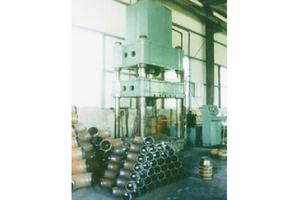 Four column press